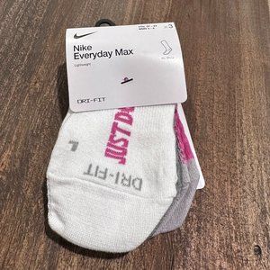 Nike girls everyday socks